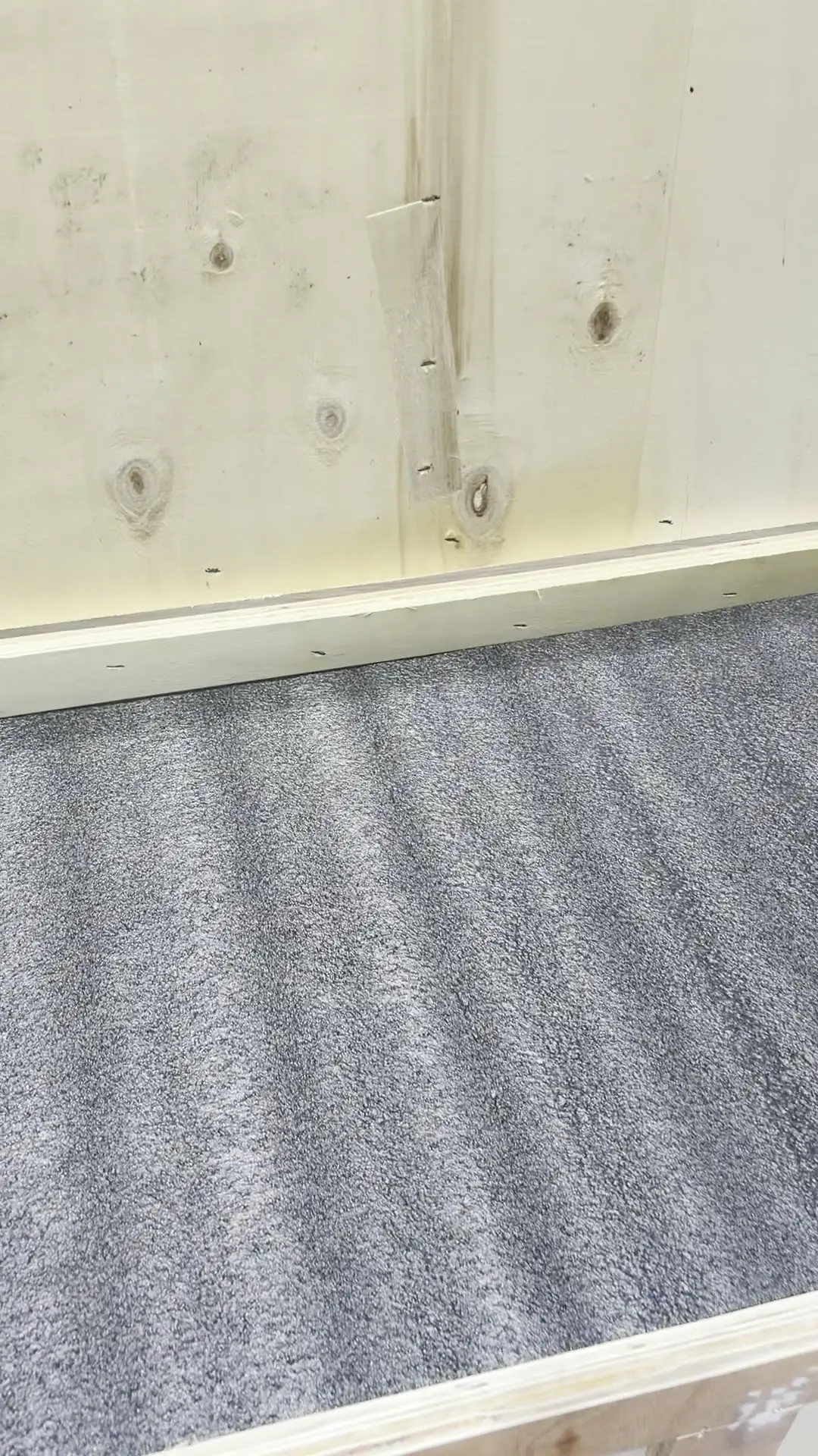 木箱の中。ロボットを守っていた厚い緩衝材